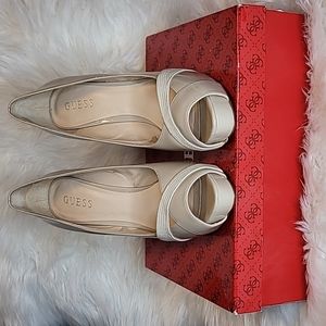 Guess Hershe cream heels